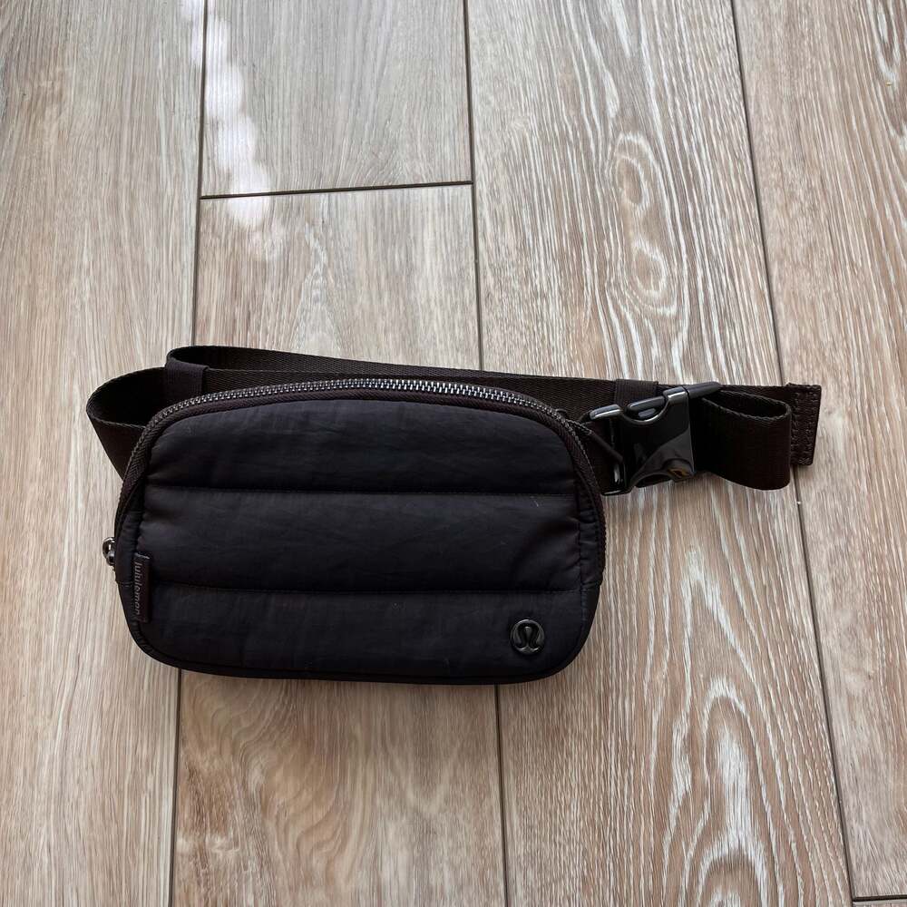 Lululemon Everywhere Belt Bag 1L Wunder Puff